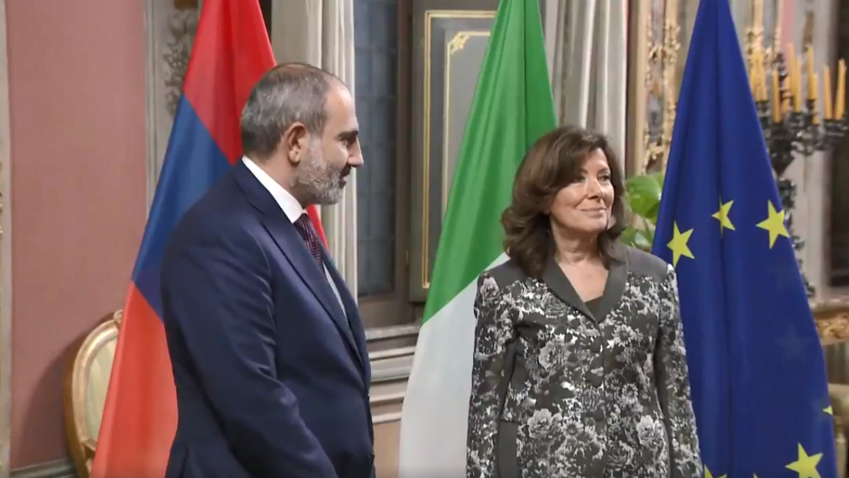 Նիկոլ Փաշինյանը Հռոմում հանդիպում է Իտալիայի Սենատի նախագահ Մարիա Էլիզաբետա Կազելատիի հետ