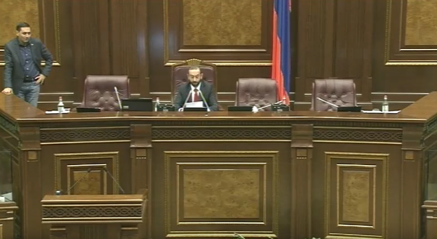 ՊՆ ներկայացրած նախագծի քննարկումը 5 րոպեից քիչ տևեց