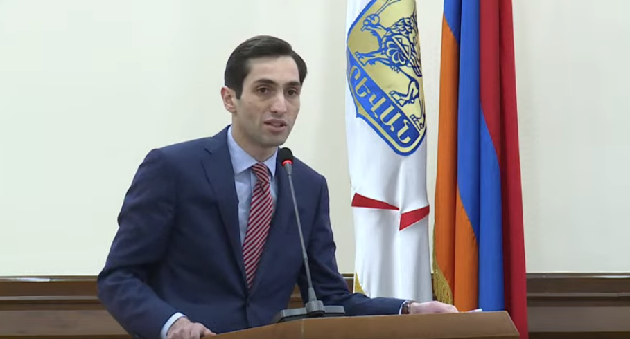 Ձեր տված խոստումները հերթով բերում, հնգամյա ծրագրից հանում եք․ Խաժակյանը՝ Երևանի քաղաքային իշխանությանը