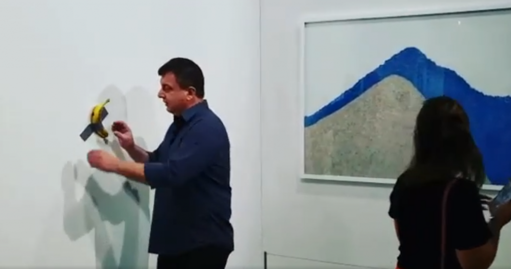 Современное искусство банан