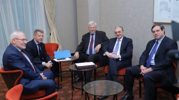 Մանրամասներ եռանախագահների հետ Մնացականյանի հանդիպումից