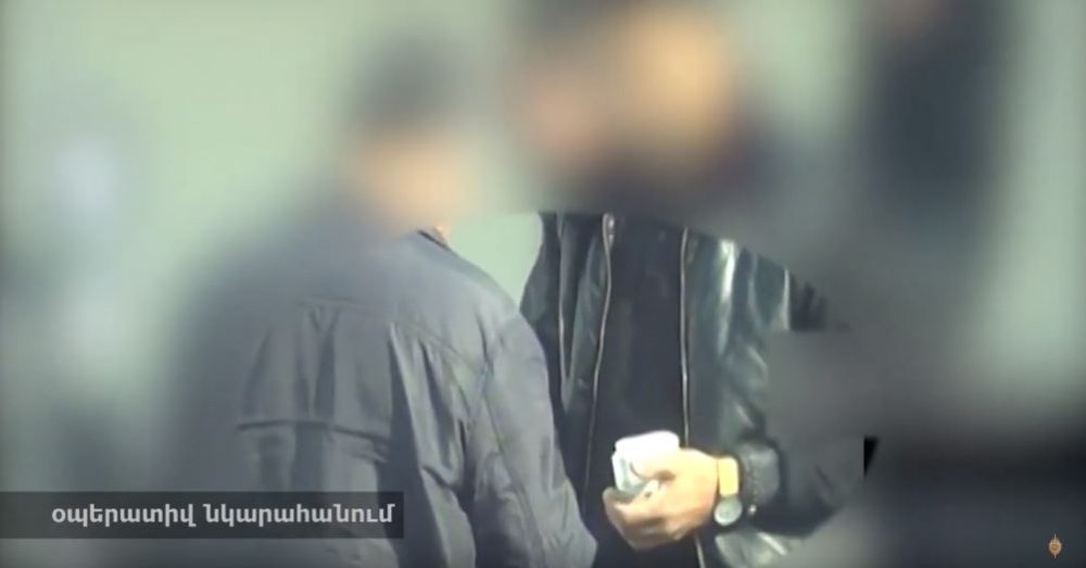 Ինչպես են ձերբակալվել ՊԵԿ պաշտոնատար անձինք. ոստիկանությունը տեսանյութ է հրապարակել
