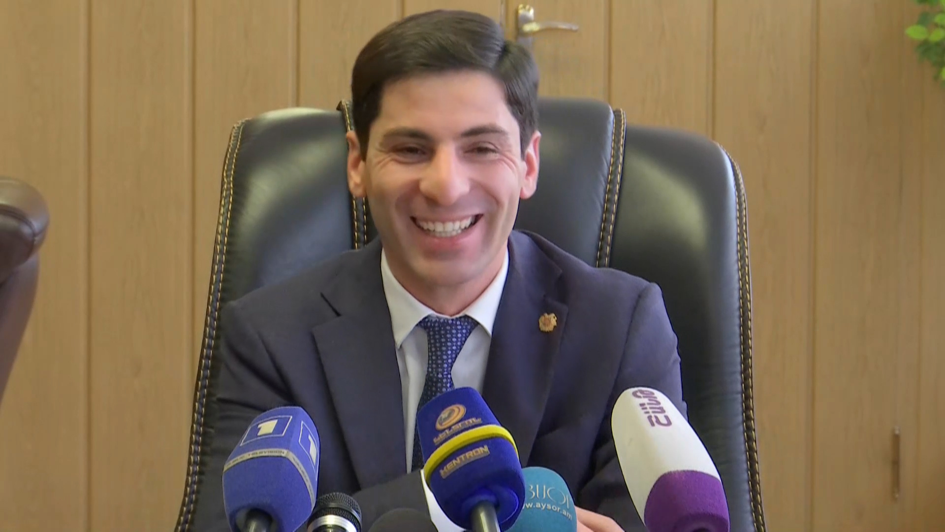 Չեմ ուզում մարզպետարանի ձեռքբերումը համարել. Սարգսյանը՝ Արարատում երեխաների ծնունդների թվի մասին