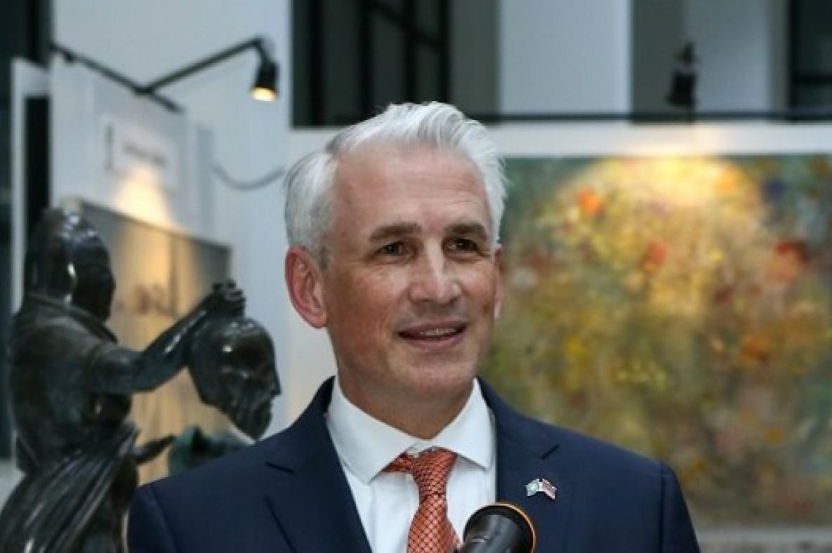 Ամեն տարի աշխարհում մոտավորապես 1 տրիլիոն դոլար կաշառք է շրջանառվում. Շոմբի Շարփ