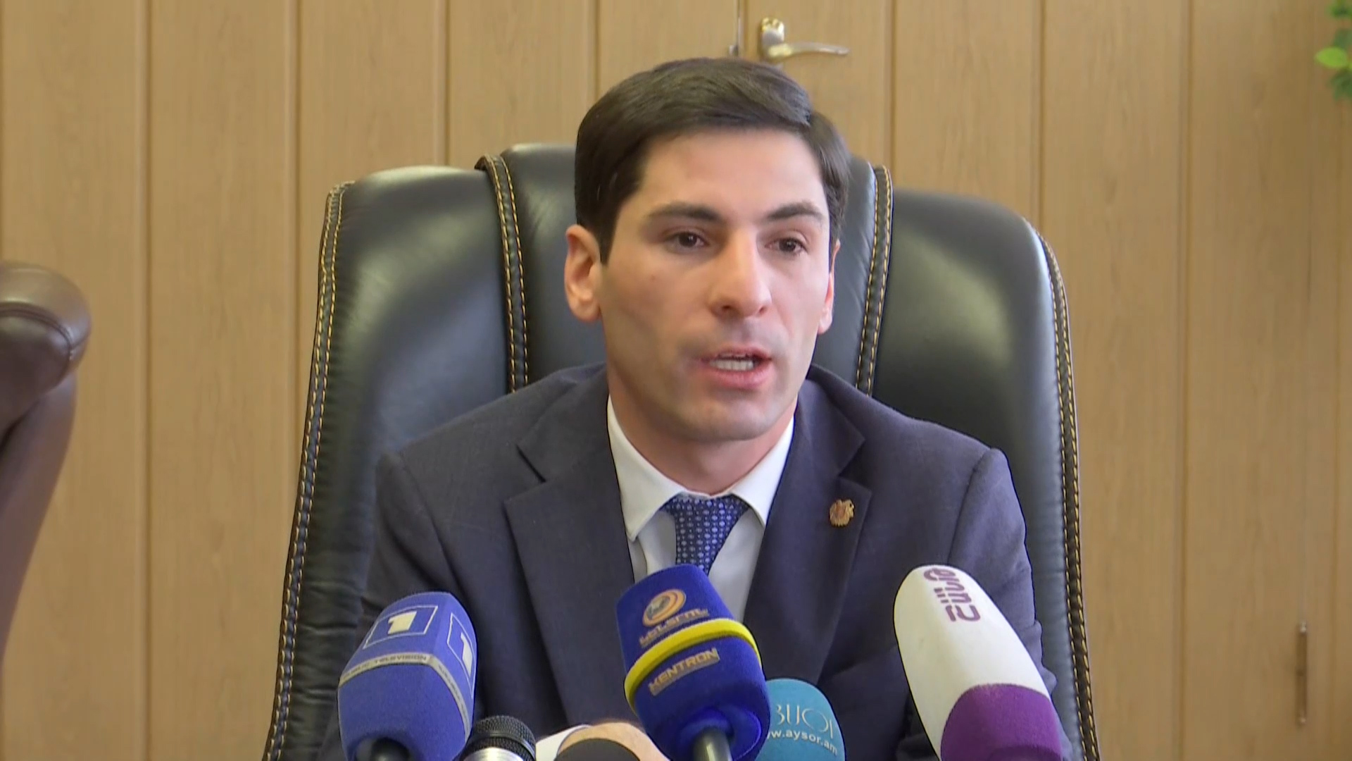 Դպրոցներում ոչ ոք չի կարող մարզպետարանից «դաբրո ունենալ»․ Գարիկ Սարգսյան