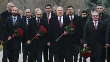 Ցեղասպանության հանցագործության զոհերի հիշատակի միջազգային օրվա կապակցությամբ նախագահն այցելել է Ծիծեռնակաբերդի հուշահամալիր