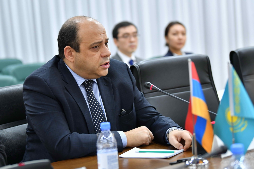 Ղազախստանում ՀՀ դեսպանը հանդիպում է ունեցել ՂՀ խորհրդարանի Սենատում