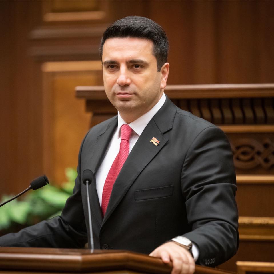 Քաշեցին, էս տարի էլ հերիք չի Ղարաբաղը հետ չտվեցին, մի բան էլ կործանիչ նոր ինքնաթիռ ստացան. Սիմոնյան