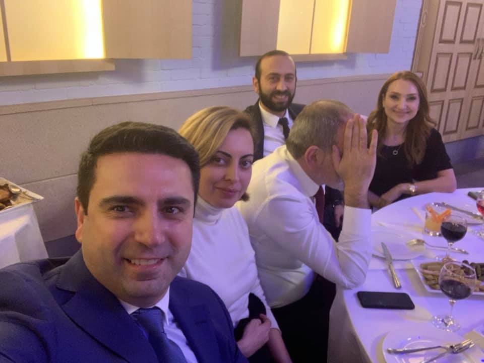 Չնկարվեց մեր հետ, գուշակեք՝ ով է. Ալեն Սիմոնյան