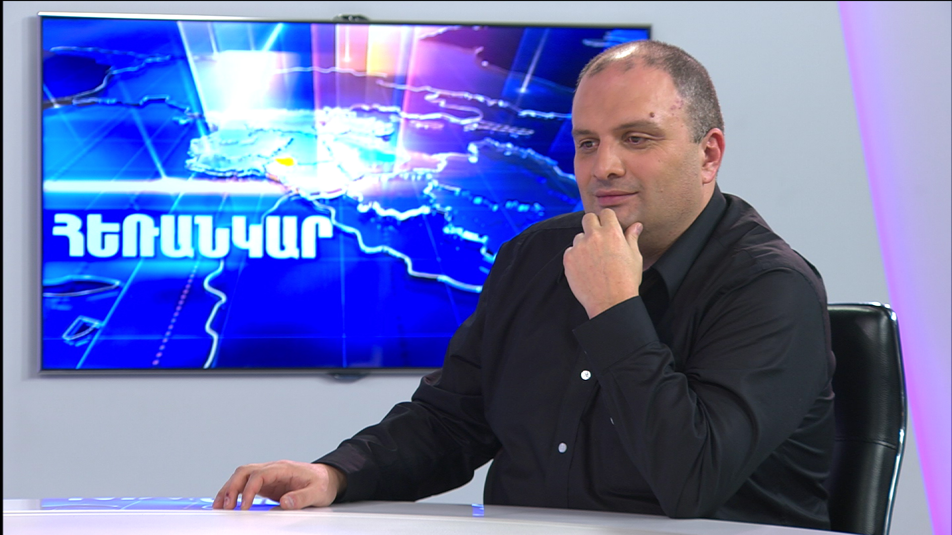 Մհեր Հակոբյան