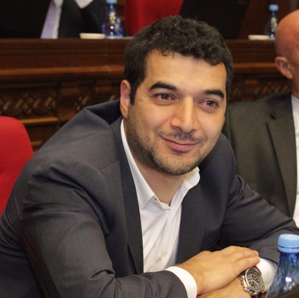 Հրաչյա Հակոբյանն ընդունել է Աննա Հակոբյանի մարտահրավերը