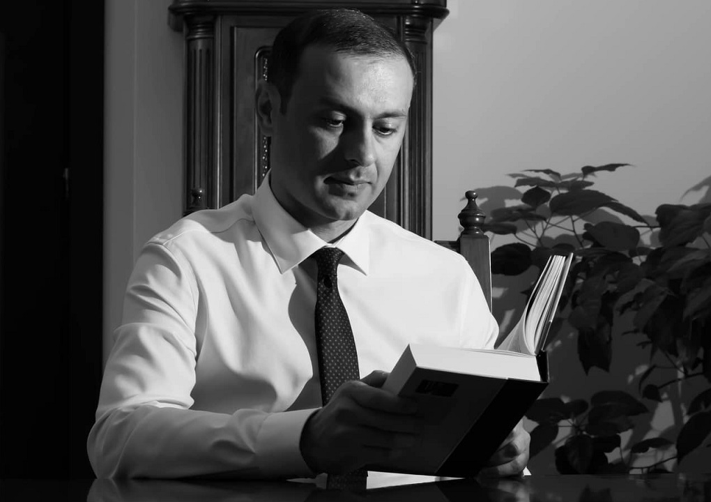 Ի՞նչ գրքեր է կարդում Արմեն Գրիգորյանը
