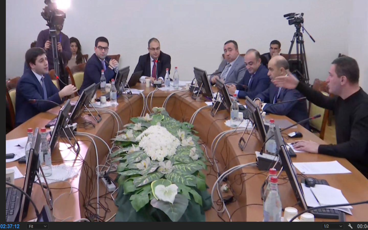 Որ ես Ձեր դասախոսը լինեի, Դուք ստեղ չէիք հայտնվի. թեժ վիճաբանություն ԱԺ-ում