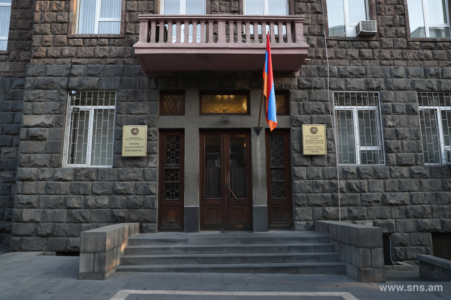 Բացահայտվել է ՊԵԿ պաշտոնատար անձանց կողմից խոշոր չափերով կաշառք պահանջելու և ստանալու դեպք. ԱԱԾ