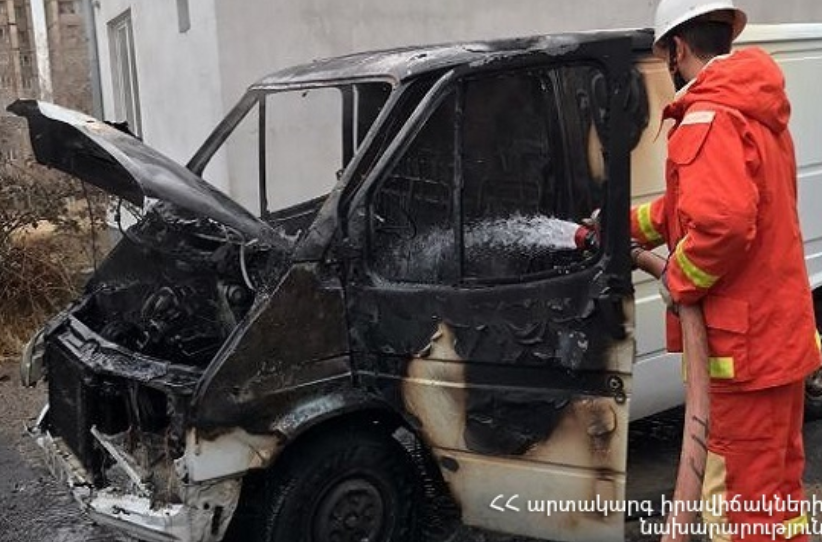 Երևանում ամբողջությամբ այրվել է «Ford Transit»-ի շարժիչի հատվածն ու սրահը. կա տուժած