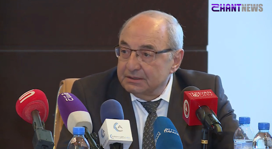 Վազգեն Մանուկյանը հանդիպել է երիտասարդներին