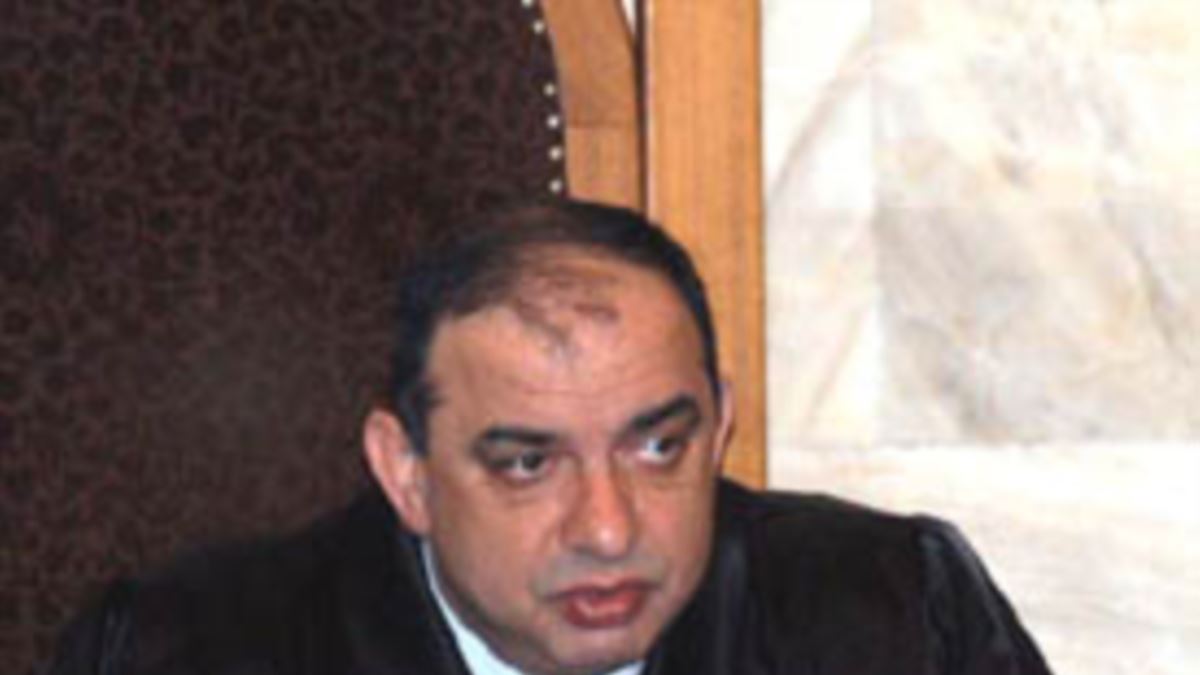 «Զվարթնոց»-ում Հոկտեմբերի 27-ի գործը քննած դատավոր Սամվել Ուզունյանի ուղեբեռում կասկածելի իր է հայտնաբերվել