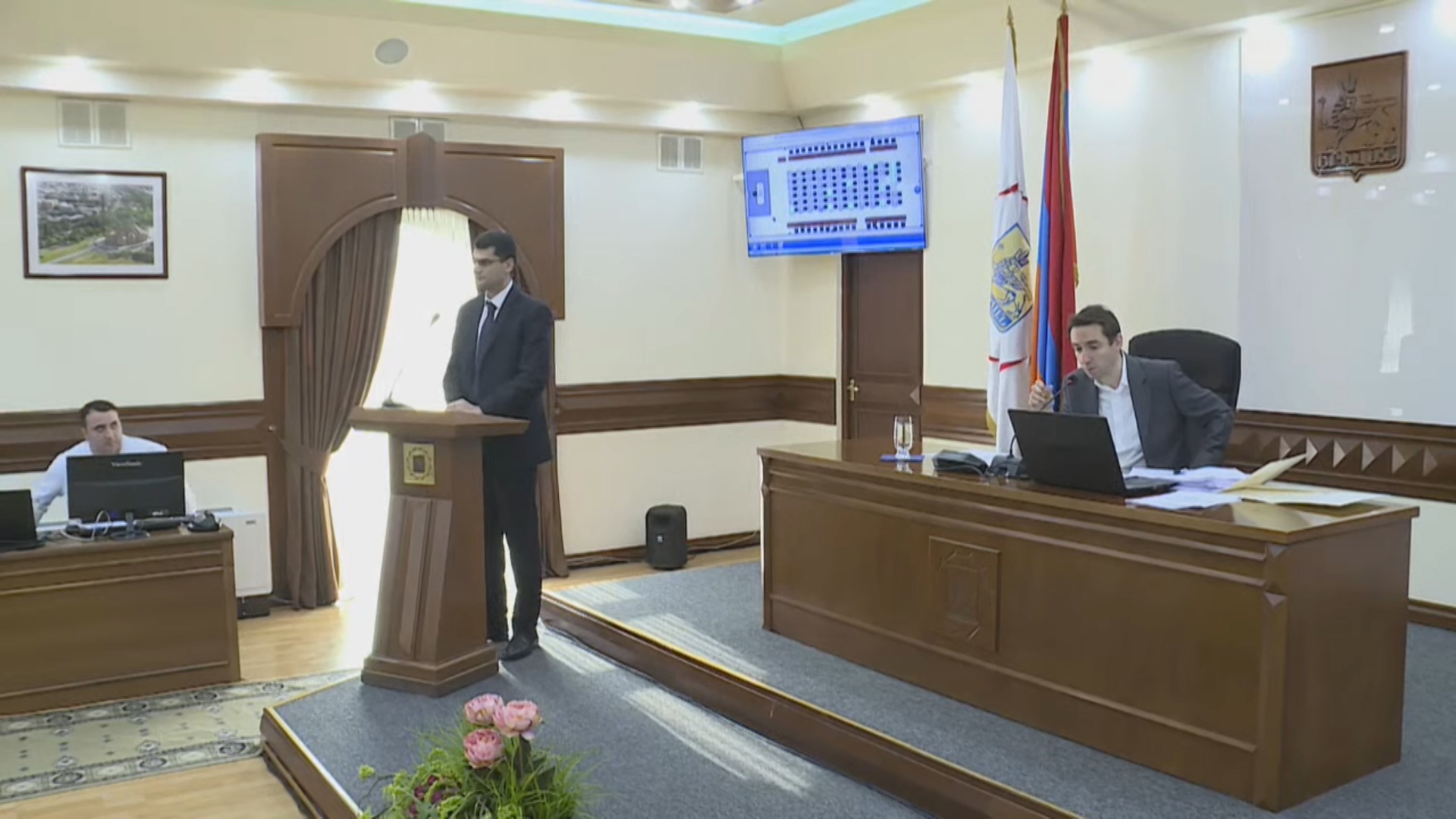 Մեկնարկել է ավագանու արտահերթ նիստը