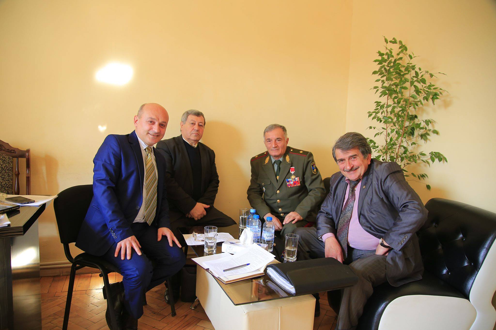 Կոմանդոսը կվերադառնա Հանրային խորհուրդ