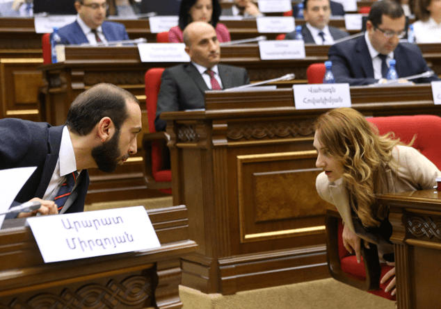 Բոլորի ներկայությունը պարտադիր է. «Իմ քայլը» խմբակցությունը հերթական փակ նիստն է անելու
