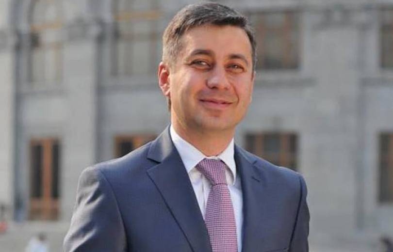 Այսօրվանից այլևս չեմ կատարում վարչապետի մամուլի քարտուղարի պարտականությունները. Վլադիմիր Կարապետյան