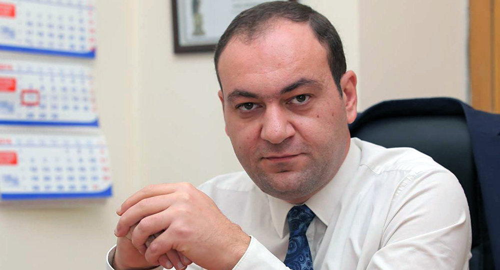 ՍԴ դատավորներին կաշառք առաջարկելու չընդունված օրենքի մասին կամ դեսերտի պաղպաղակը․ Արսեն Բաբայանի գրառումը