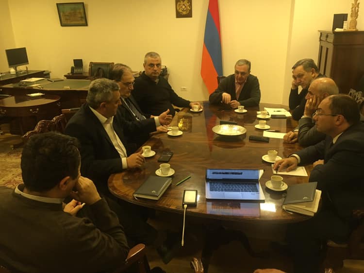 Զոհրաբ Մնացականյանը դեսպանների մասնակցությամբ խորհրդակցություն է հրավիրել