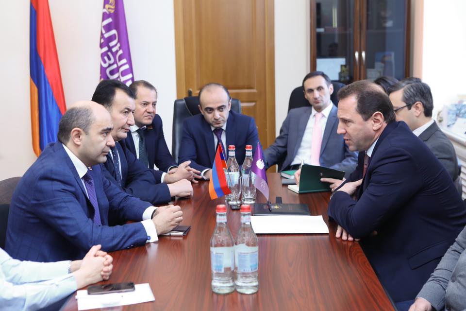 «Լուսավոր Հայաստան»-ի անդամները Դավիթ Տոնոյանի հետ քննարկել են ապագա բարեփոխումներին վերաբերող օրակարգային հարցեր