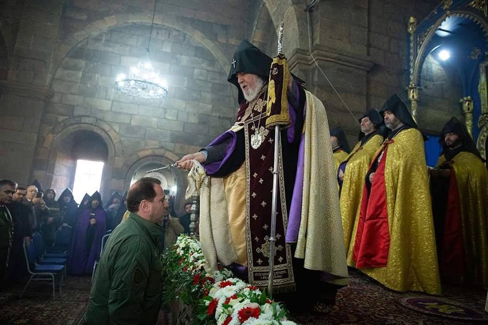 Փառք ենք մատուցում Երկնավորին, որ մեր բանակը շարունակում է մշտարթուն իր առաքելությունը. Գարեգին Բ կաթողիկոս