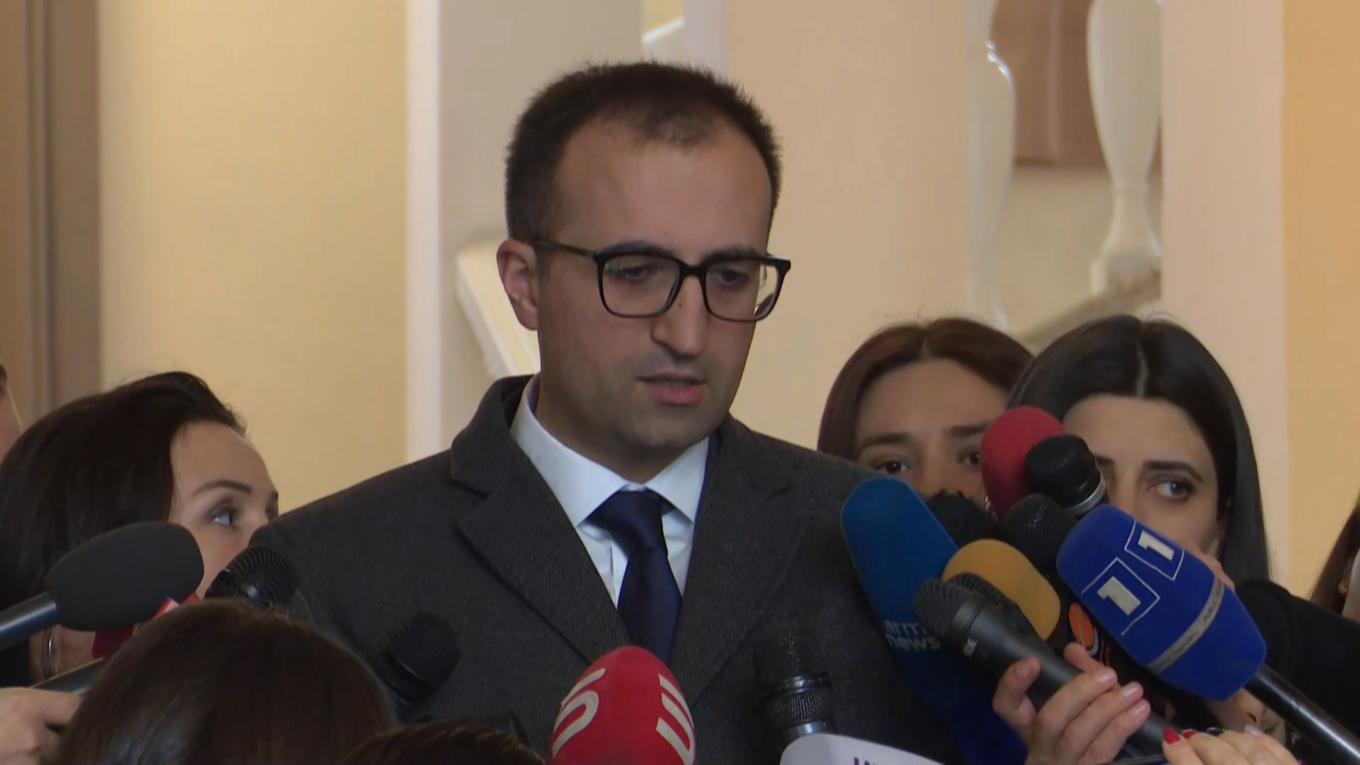 Պայմանների վատ լինելը երկրորդական է. Արսեն Թորոսյանը՝ Մարալիկի ծննդատունը փակելու մասին