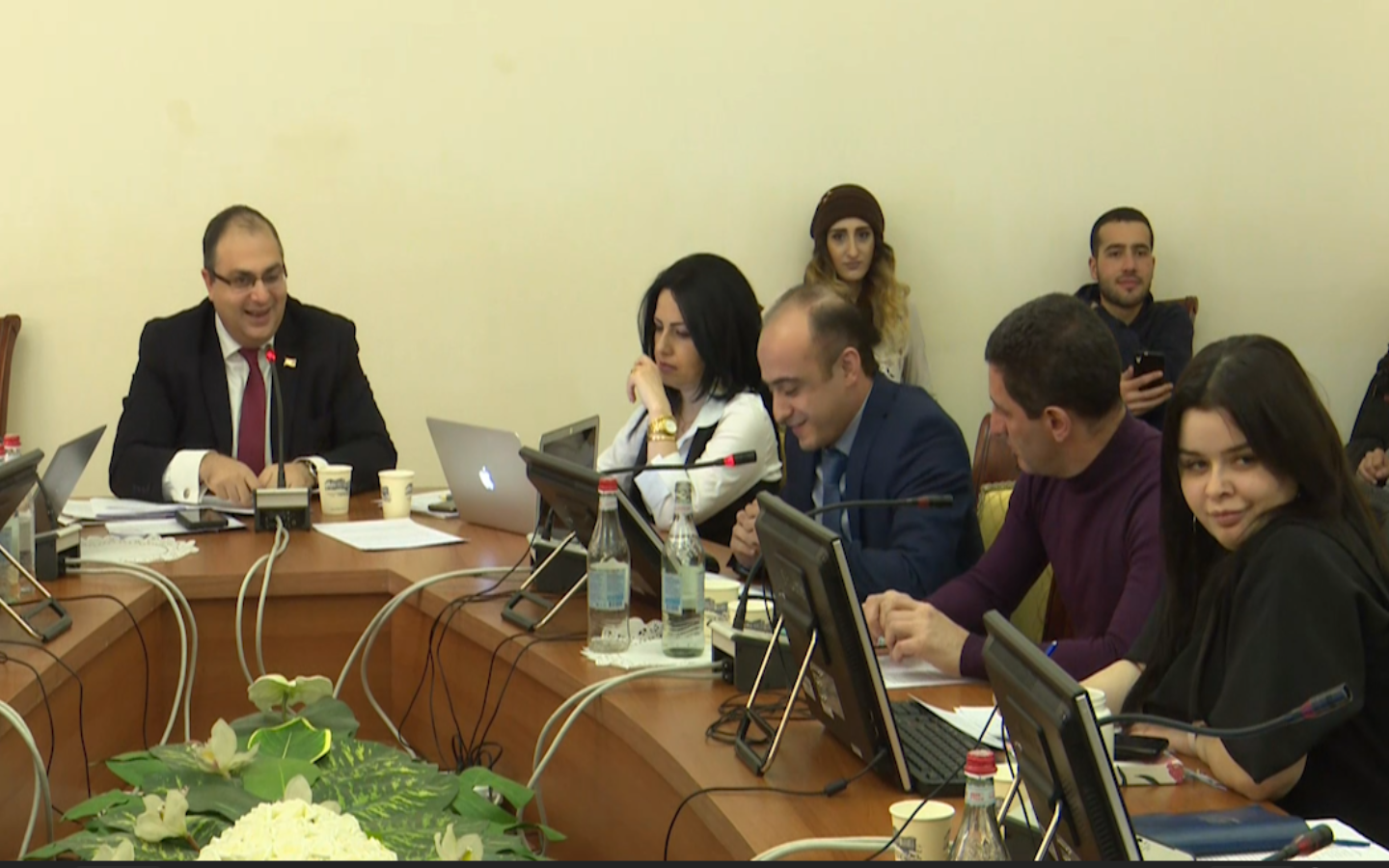 Որո՞նք են Տարոն Սիմոնյանի սիրած ու չսիրած մոլորակները, և ինչո՞ւ են բովանդակությունից շեղվում պատգամավորները