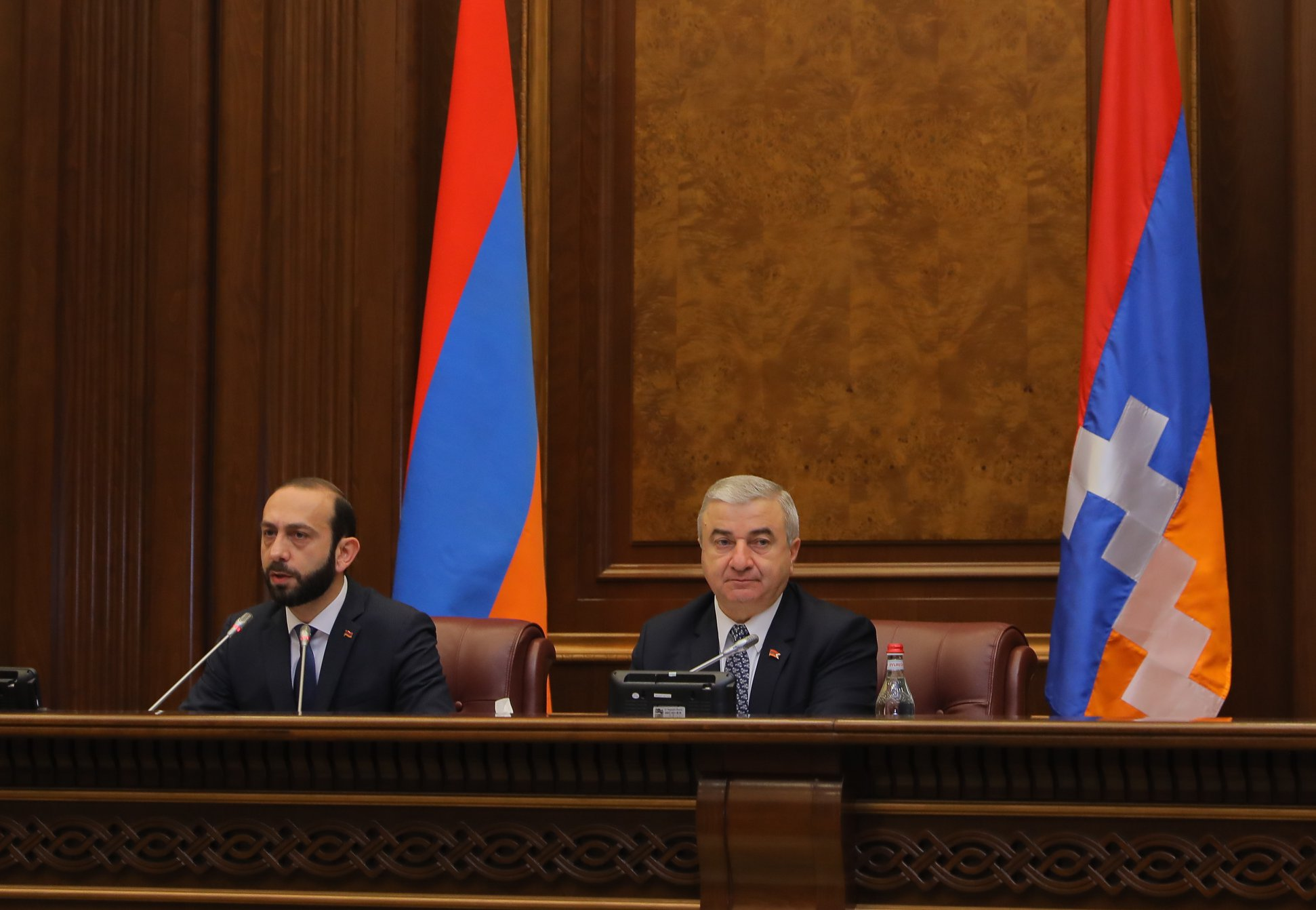 Լուսանկարներ Արցախի և ՀՀ ԱԺ-երի միջև համագործակցության հանձնաժողովի հատուկ նիստից