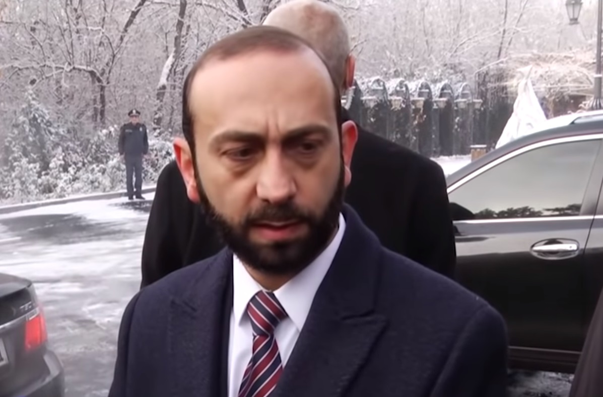 Ոնց որ ես հիմա հանցանք գործեմ, հետո ասեմ՝ ինձ հետապնդում են. Արարատ Միրզոյանը՝ Հրայր Թովմասյանի մասին