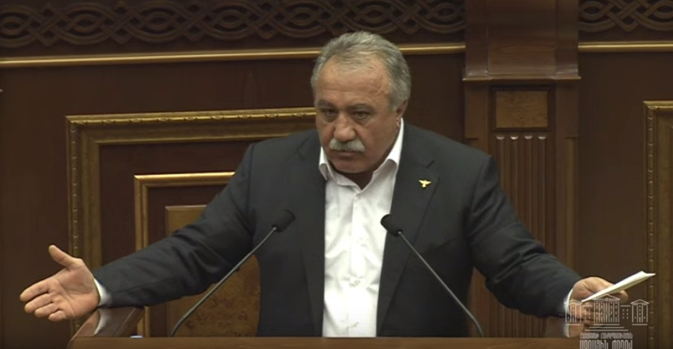 Հրայր Թովմասյանը պարկեշտ մարդ է, որ թողեն, կթողնի, կերթա․ Սասուն Միքայելյան