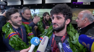 Հռոմից վերադարձած ըմբշամարտիկներին «Զվարթնոց»-ում մեծ ոգևորությամբ դիմավորեցին