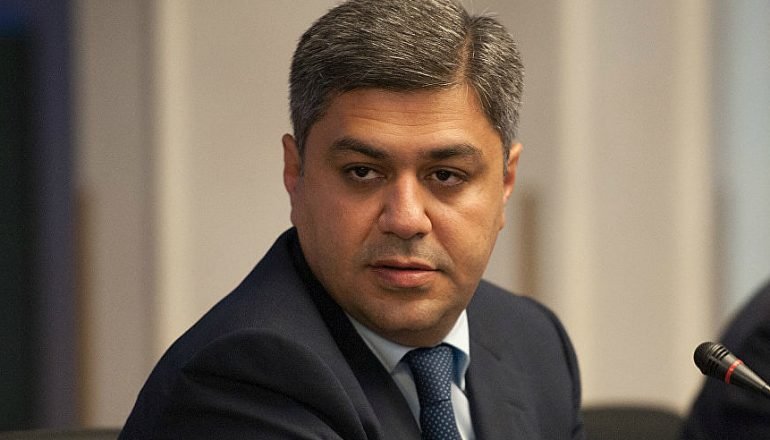 Արթուր Վանեցյանը մտնում է քաղաքական դաշտ