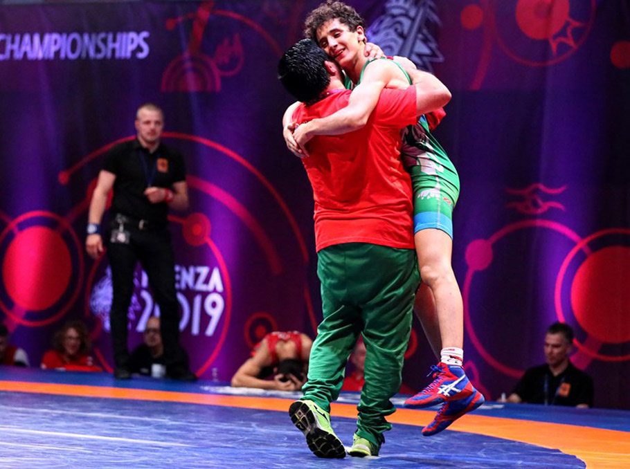 «Դու հաղթող ես, մի՛ անհանգստացիր». ի՞նչ է ասել Արմեն Նազարյանը որդուն չեմպիոնական գոտեմարտից առաջ
