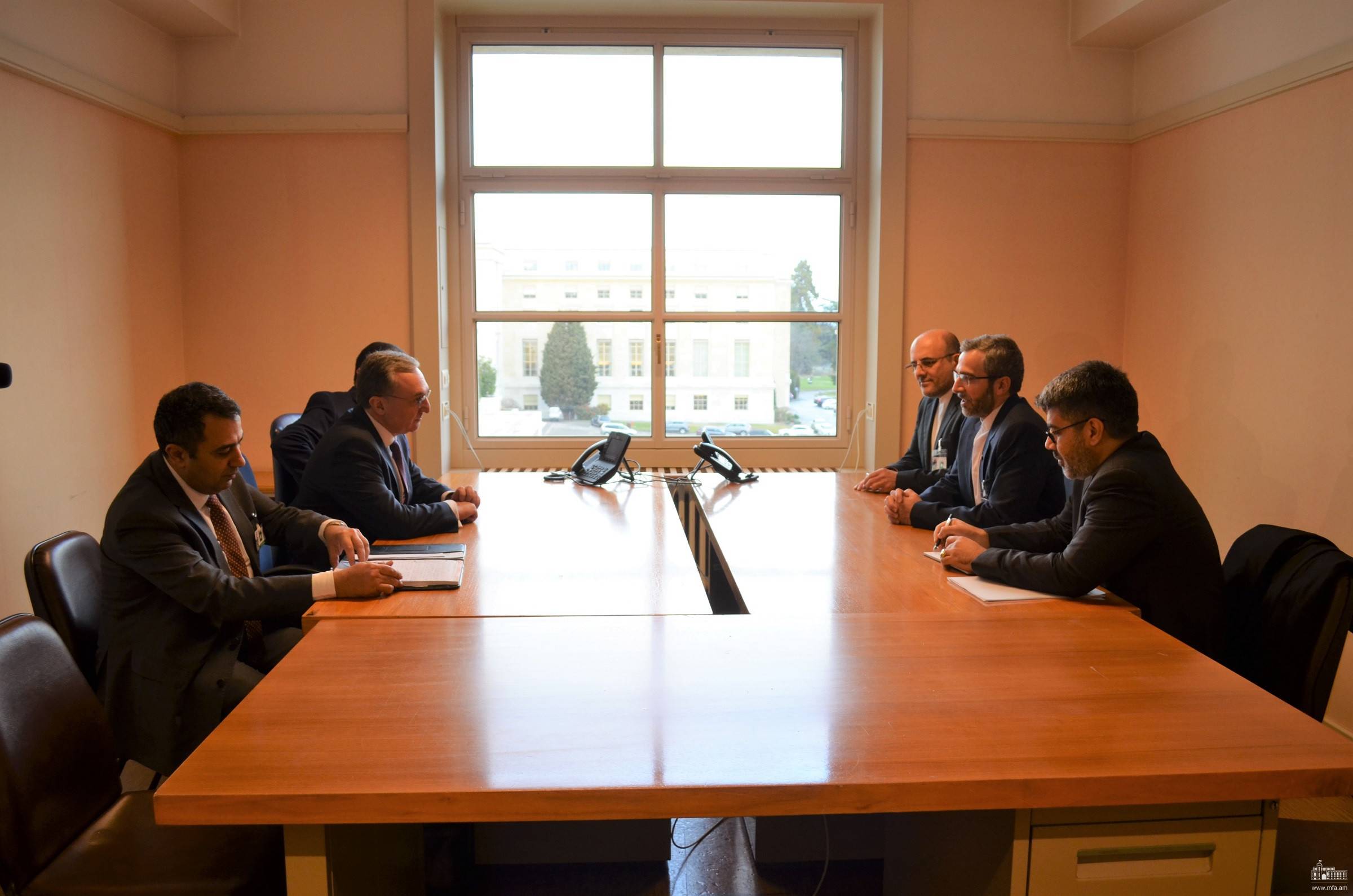 Զոհրաբ Մնացականյանը հանդիպել է Իրանի մարդու իրավունքների գերագույն խորհրդի քարտուղարի հետ