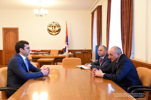 Ինչպե՞ս զարգացնել Արցախի և ՀՀ միջև գիտատար ոլորտները. քննարկում Բակո Սահակյանի և Հակոբ Արշակյանի միջև