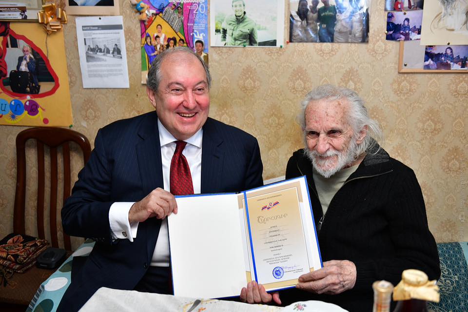 «Ես ջերմությամբ եմ հիշում մեր զրույցները, որոնք իմաստության ու մարդկայնության չկրկնվող դասեր էին». նախագահը ցավակցական ուղերձ է հղել Երվանդ Մանարյանի մահվան առթիվ
