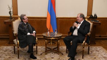 Նախագահը հանդիպել է ՀՀ-ում ԵՄ պատվիրակության ղեկավար Անդրեա Վիկտորինիի հետ
