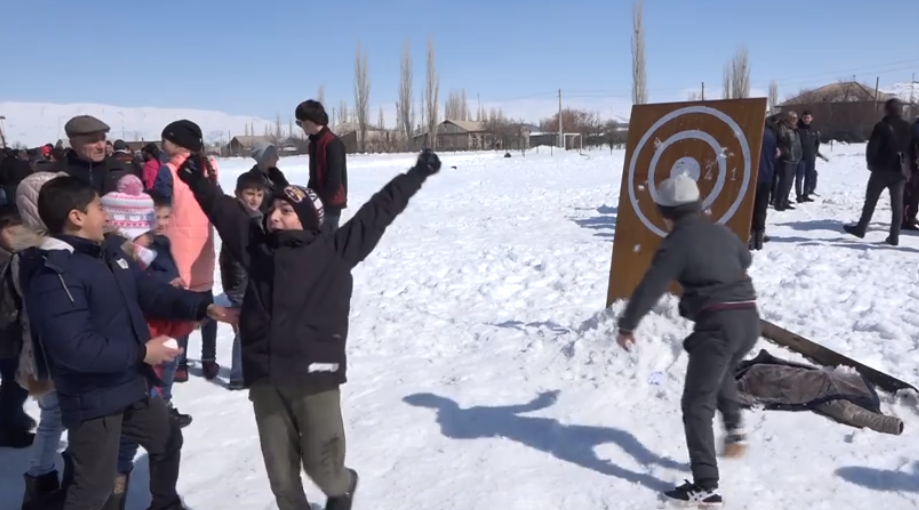 Կպարզեմ՝ եթե չծխեք, ամռանը գալու եմ դպրոցի նոր դաշտում ֆուտբոլ խաղանք. Գնել Սանոսյան