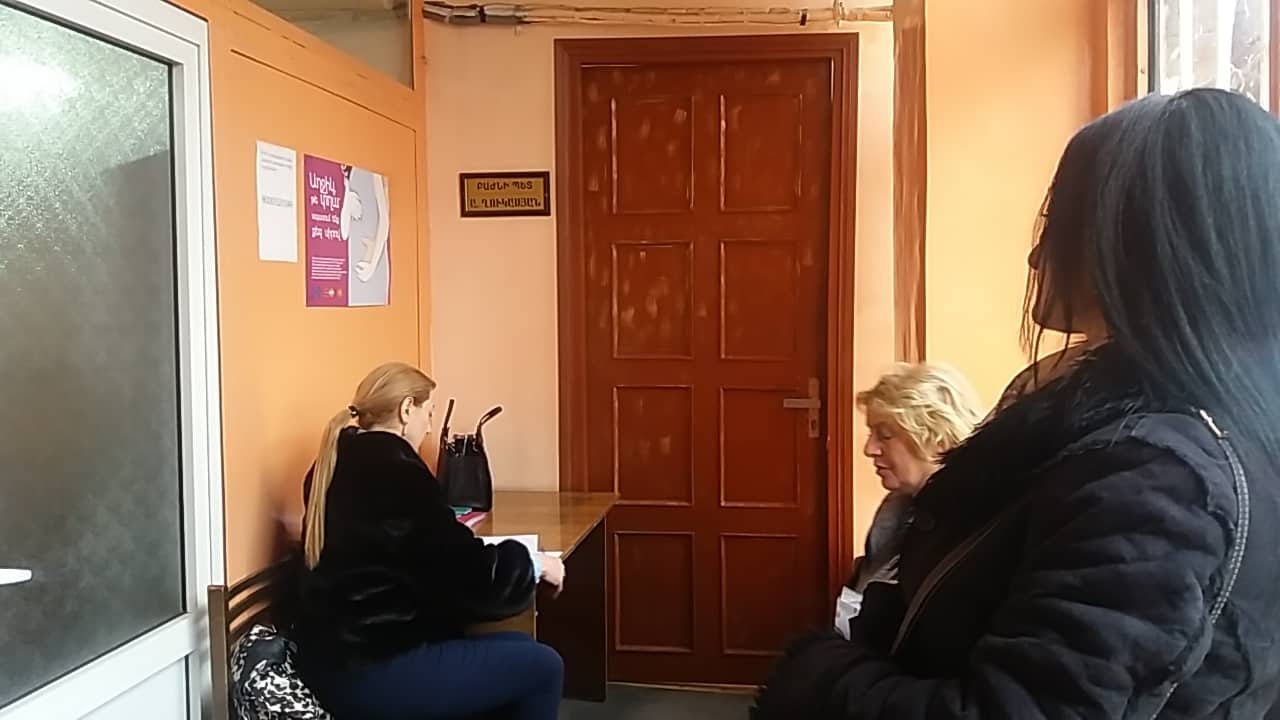 Կոնֆլիկտ «Հայոց մայրեր» շարժման անդամների և ՔԿԱԳ պետի միջև