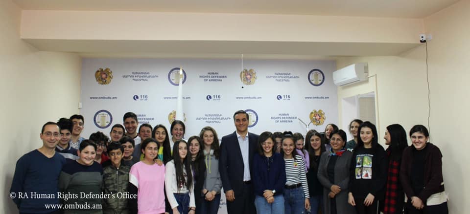 Երեխա-ուսուցիչ փոխհարաբերություններում մշտապես պետք է պահպանվի փոխադարձ հարգանքը. ՄԻՊ-ի հանդիպումն աշակերտների հետ
