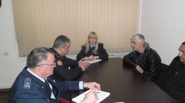 ՔԿ զինվորական քննչական գլխավոր վարչության պետն ընդունել է մահացած զինծառայող Տիգրան Մխոյանի հարազատներին