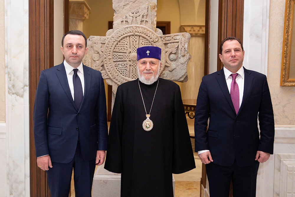 Ամենայն Հայոց կաթողիկոսն ընդունել է Վրաստանի պաշտպանության նախարարին
