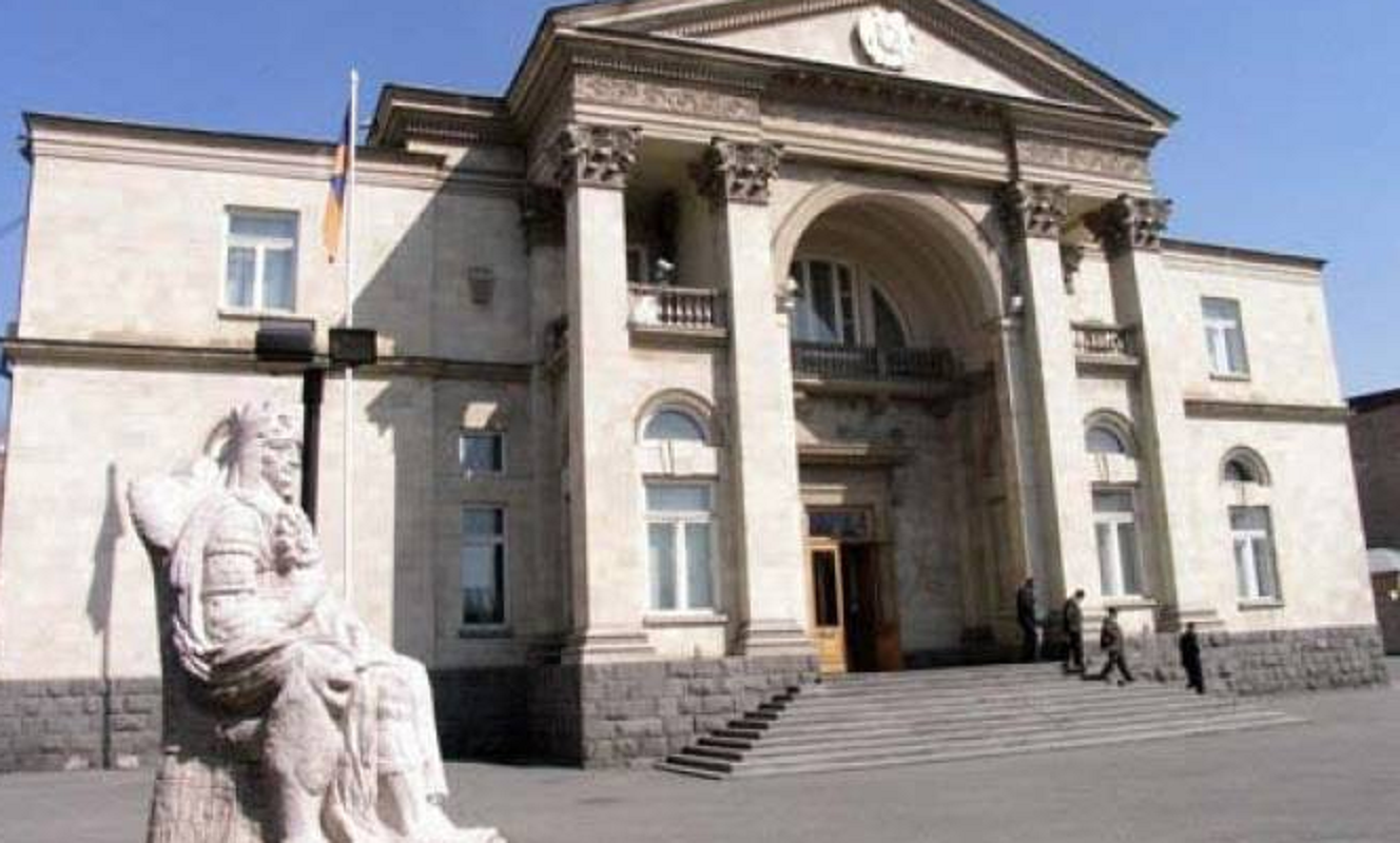 Նախագահի աշխատակազմը կերկայացրել է Սահմանադրության փոփոխությունների հանրաքվեի որոշման առնչությամբ Հանրապետության նախագահի գործառույթների մասին պարզաբանում