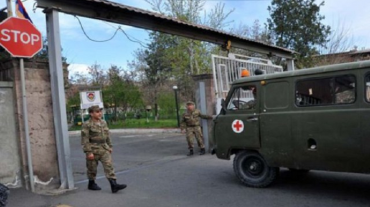 Զինծառայողներ տեղափոխող ավտոմեքենան կողաշրջվել է. կան տուժածներ. Araratnews.am