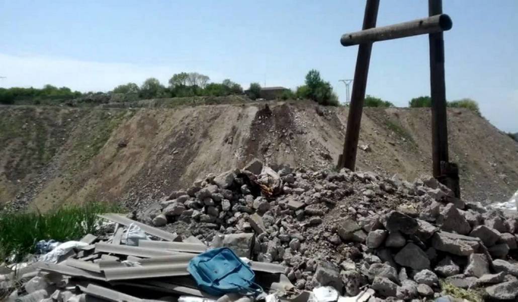 Որոշ անբարեխիղճ քաղաքացիներ շարունակում են կոշտ թափոնները տեղափոխել «Կորեայի ձոր» կոչվող տարածք