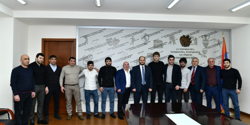 ՀՀ ԿԳՄՍ նախարար Արայիկ Հարությունյանն ընդունել է ըմբշամարտի Եվրոպայի առաջնության մրցանակակիրներին